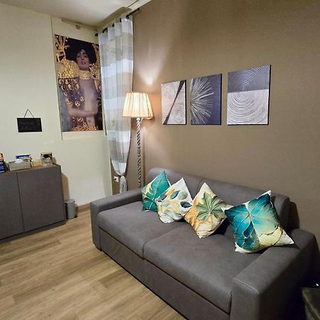 Casa Vacanze Oikia - Room Girasole Naples Extérieur photo